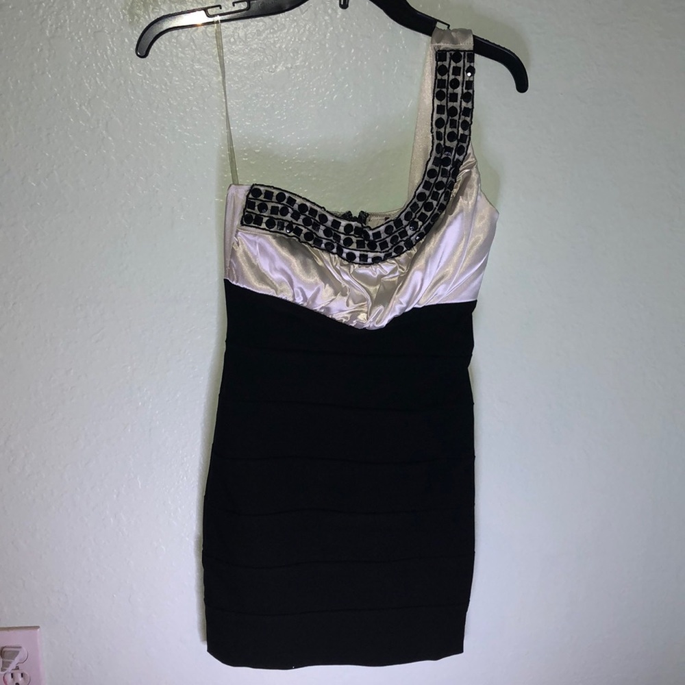 One shoulder dress